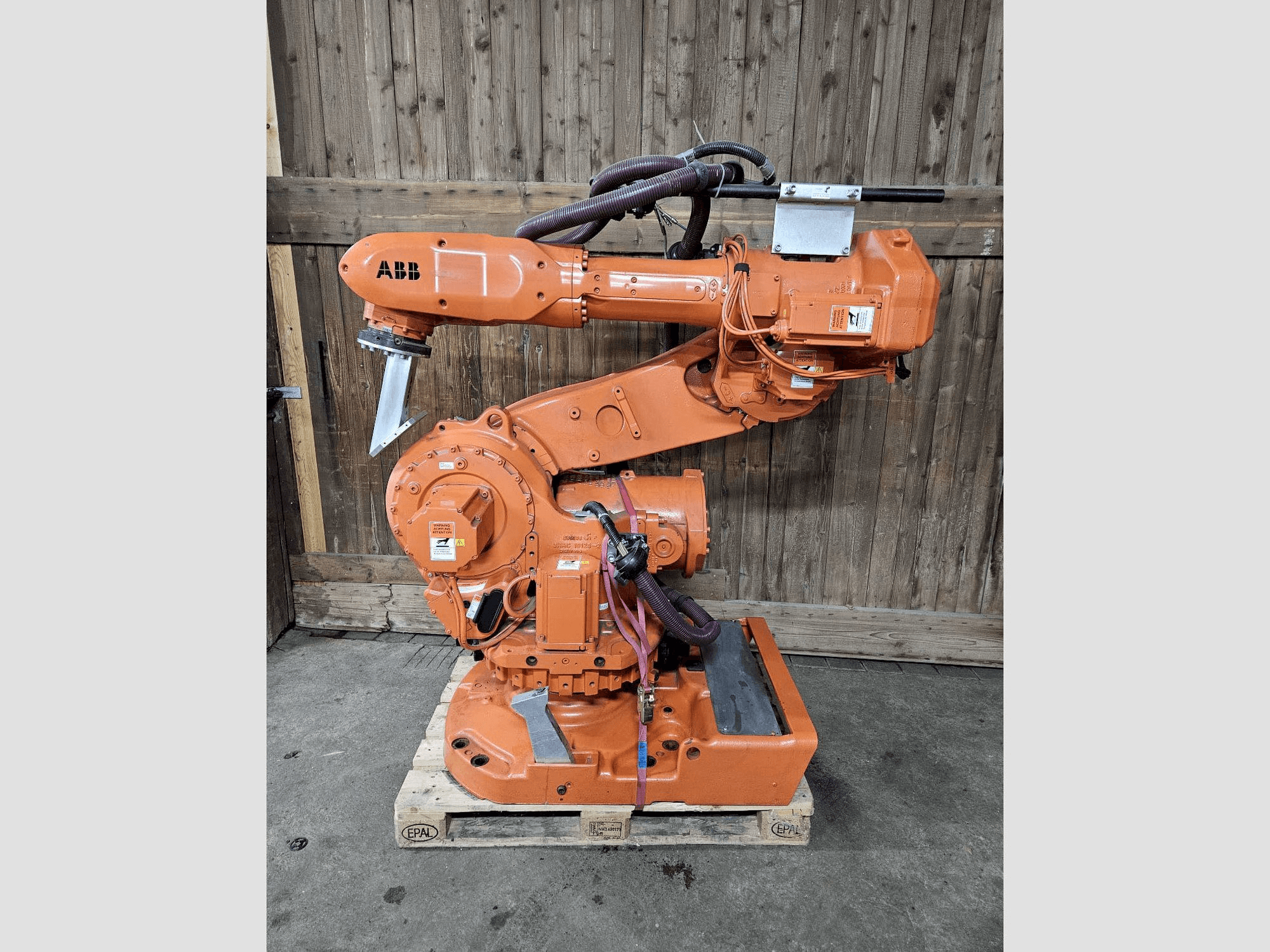 Makine ABB IRB 6600-175/2.55 - Önden görünüm