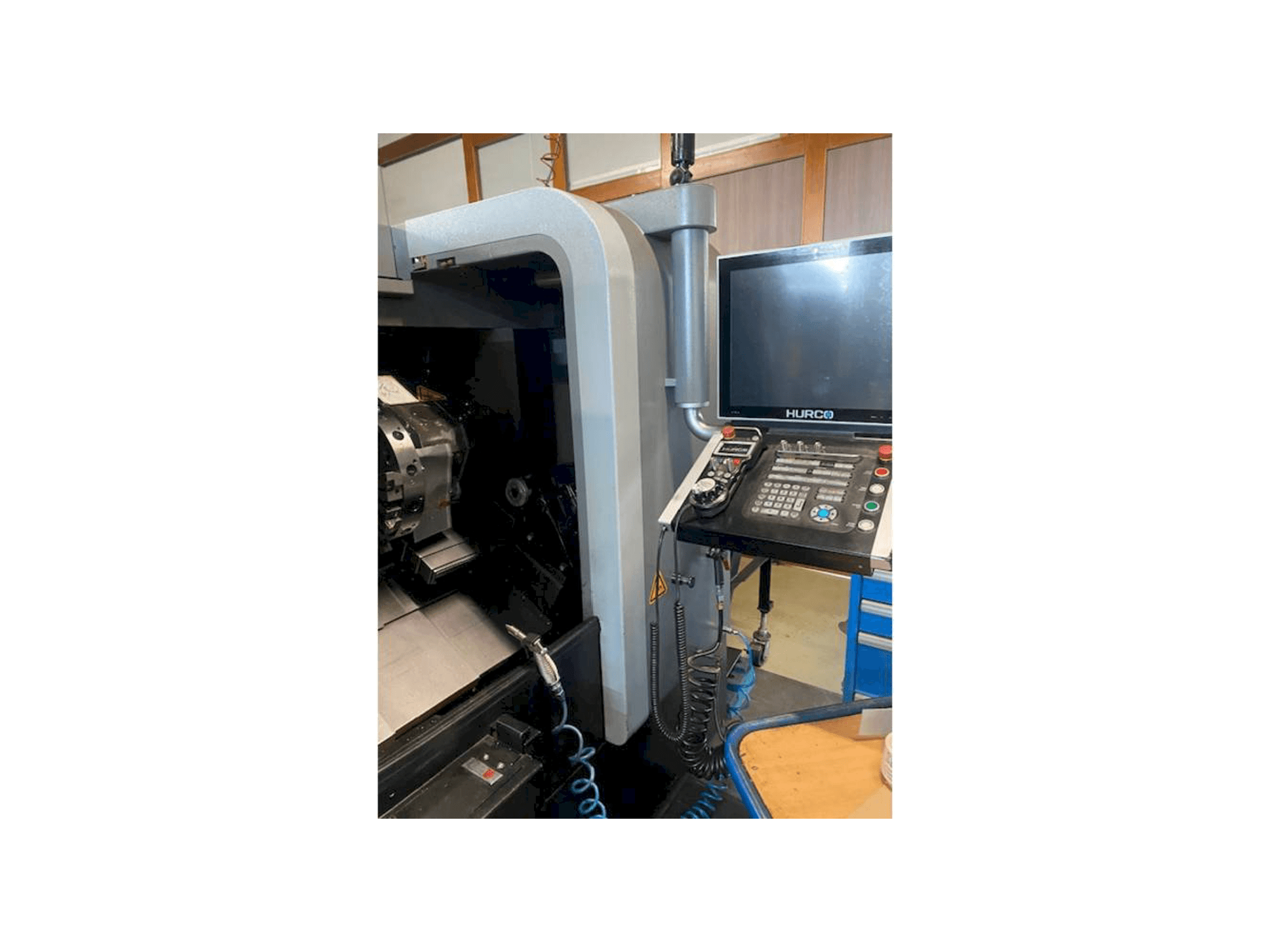 Makine Hurco TM8i - Önden görünüm