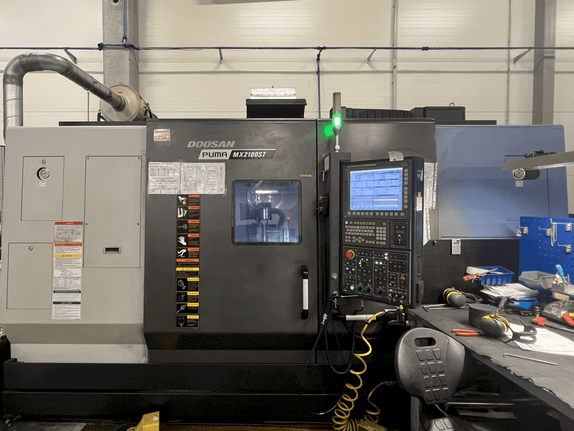 Makine DOOSAN MX2100ST - Önden görünüm