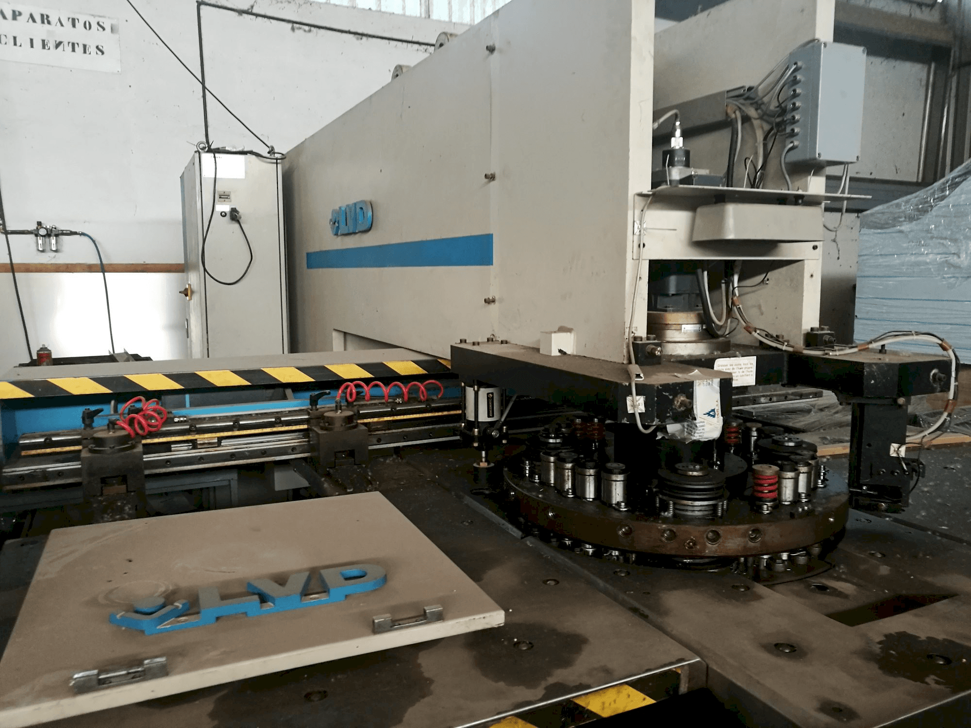 Makine LVD DELTA 1000 THIN - Sol görünüm