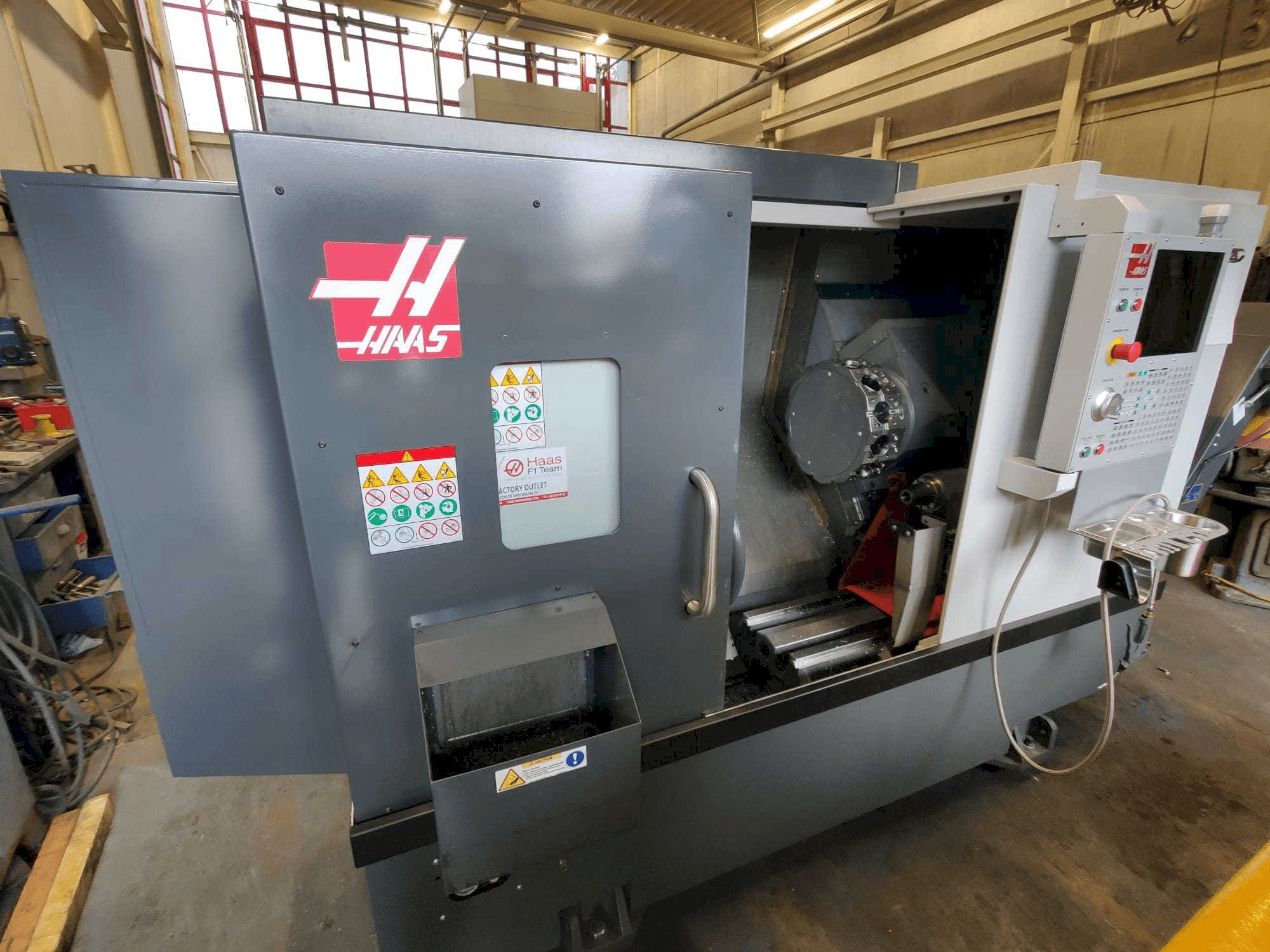 Makine HAAS ST-20Y - Sol görünüm