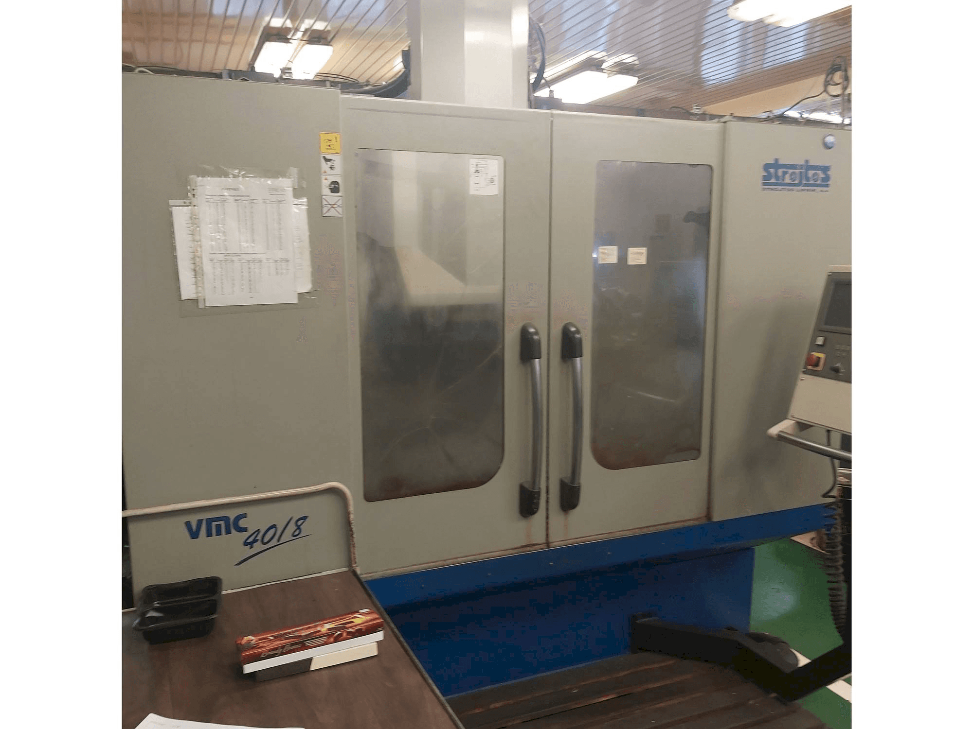 Makine Strojtos VMC 40/8 - Önden görünüm