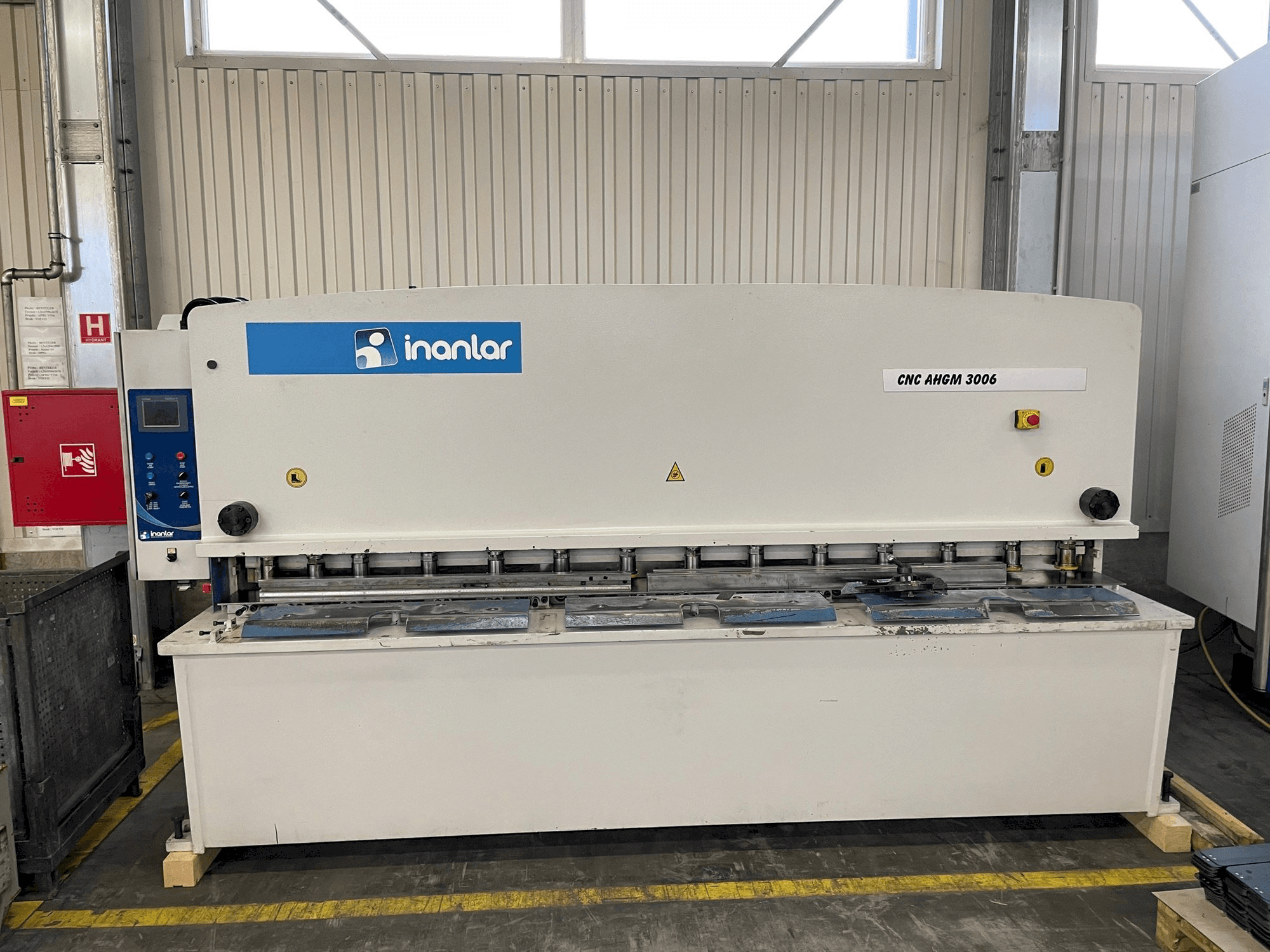 Makine Inanlar AHGM 3006 - Önden görünüm