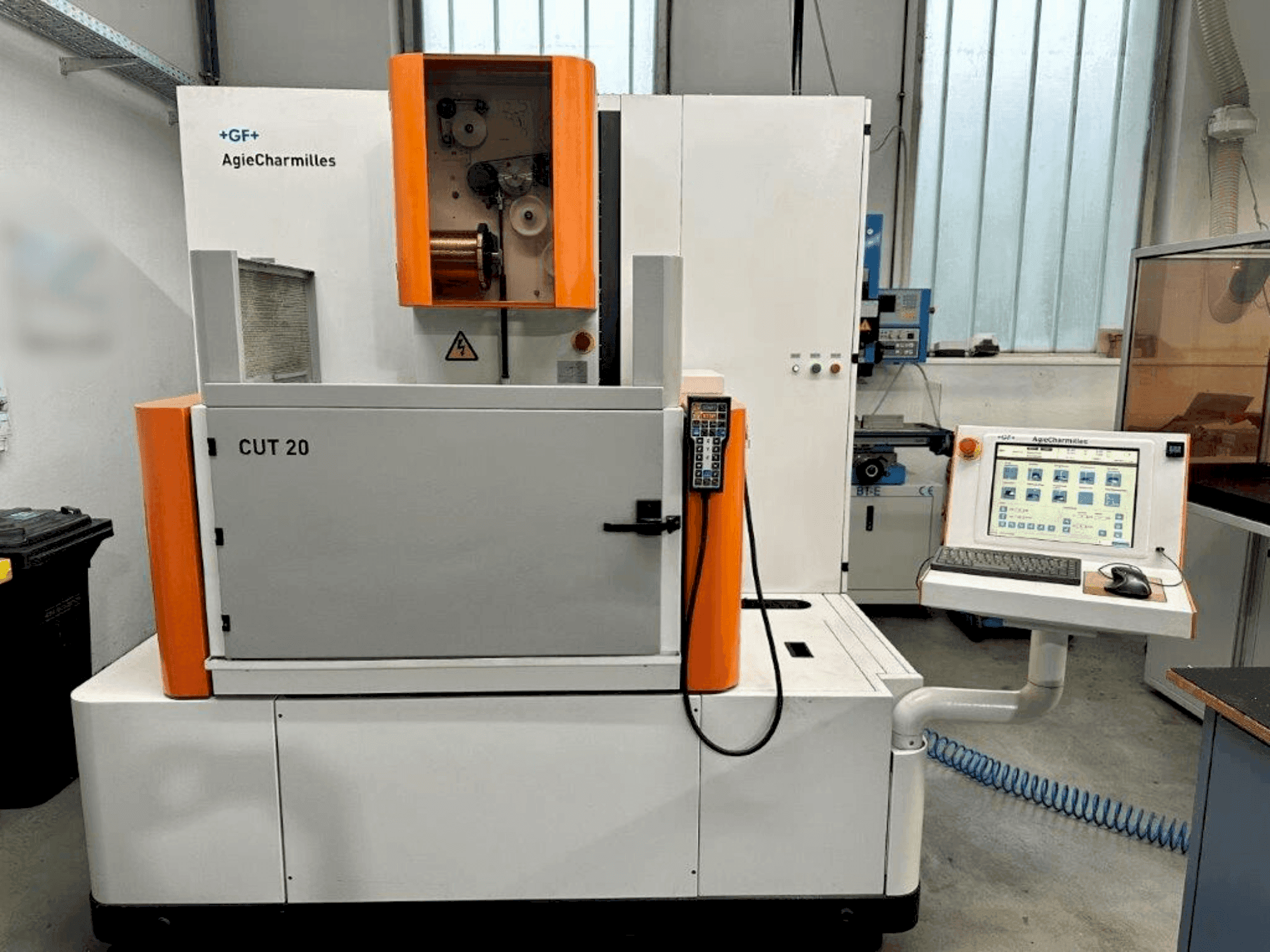 Makine AGIE CUT 20 - Önden görünüm