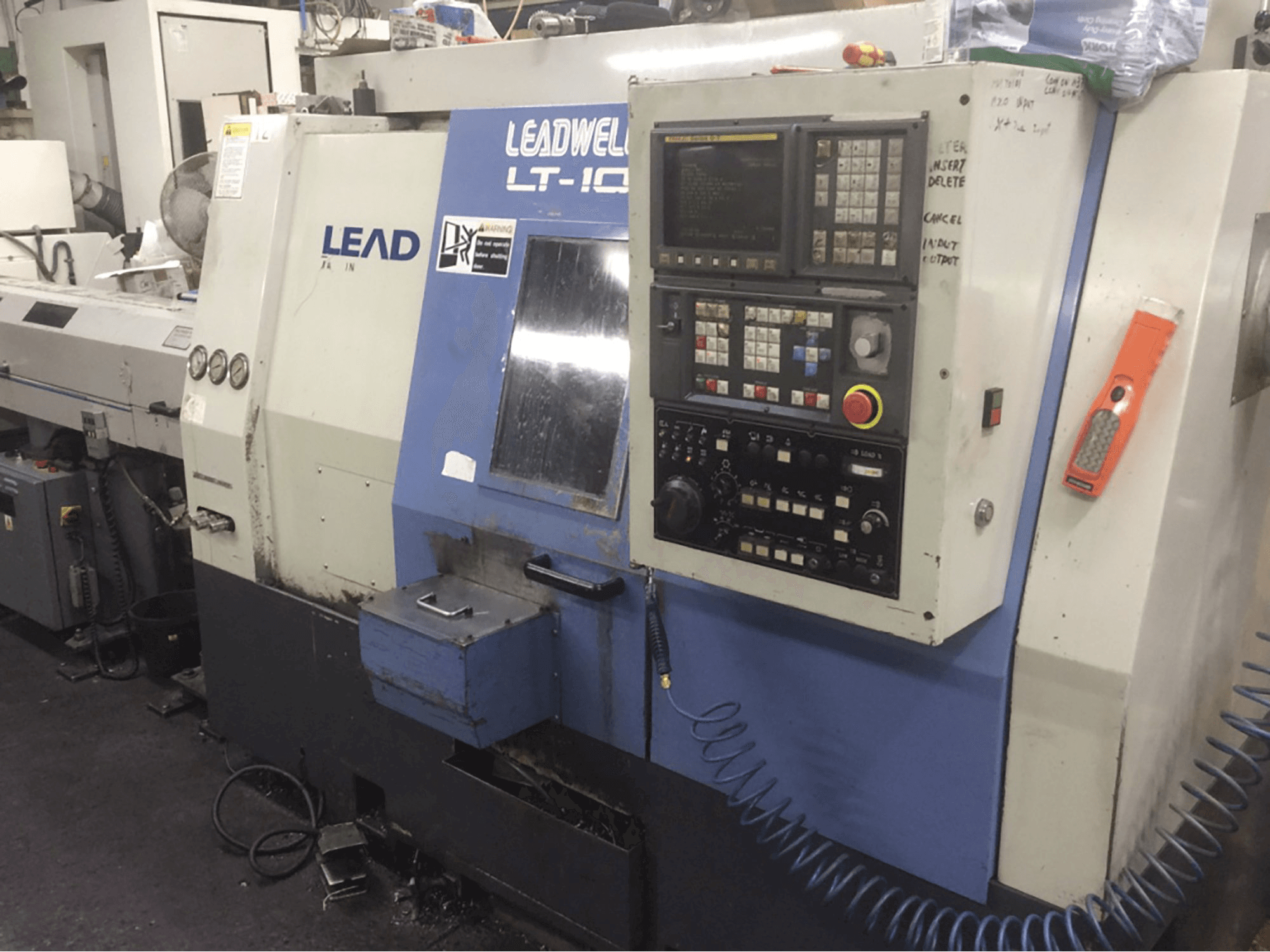 Makine Leadwell - Önden görünüm LT10