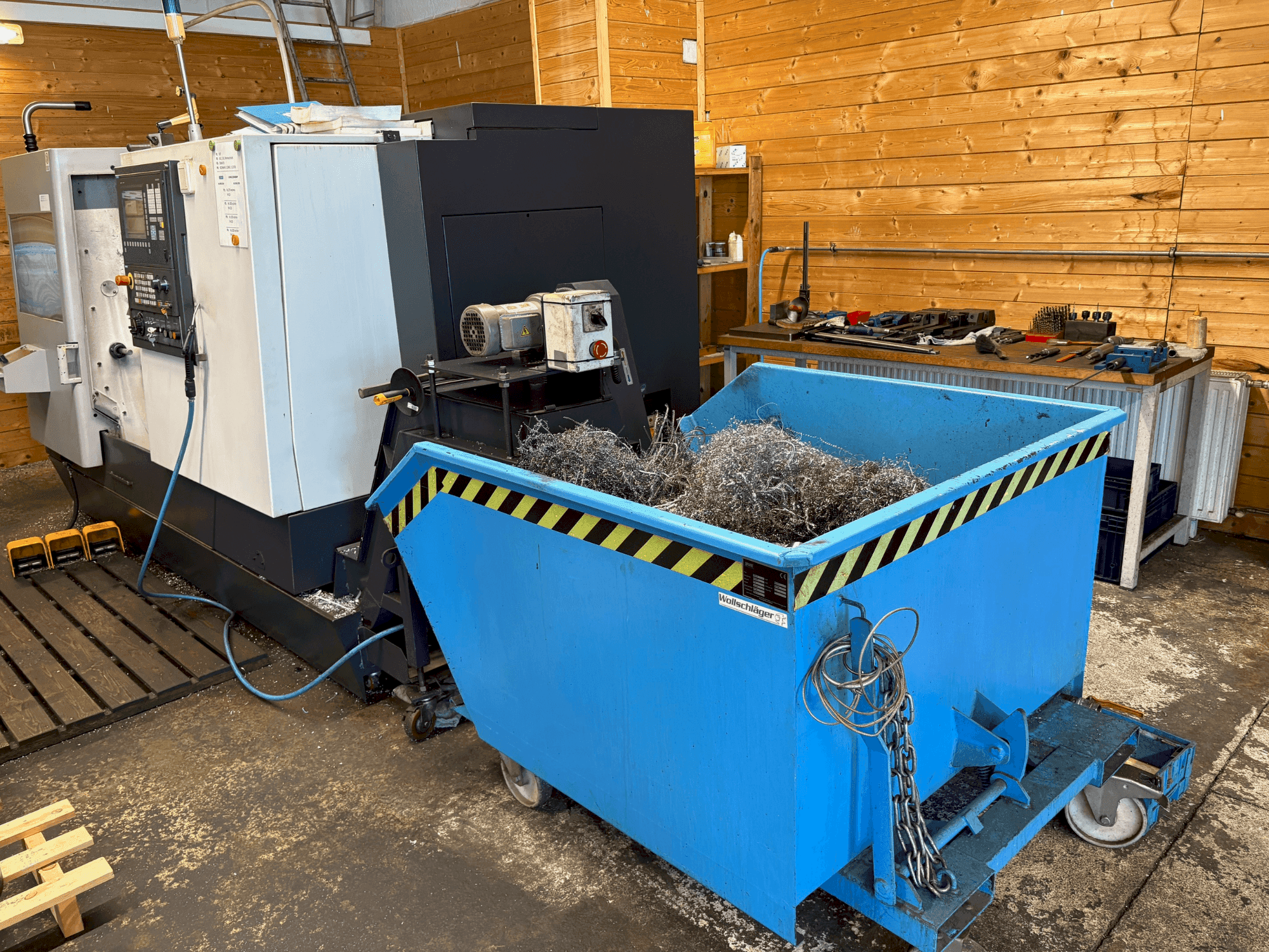 Makine HWACHEON Cutex 240 - Önden görünüm