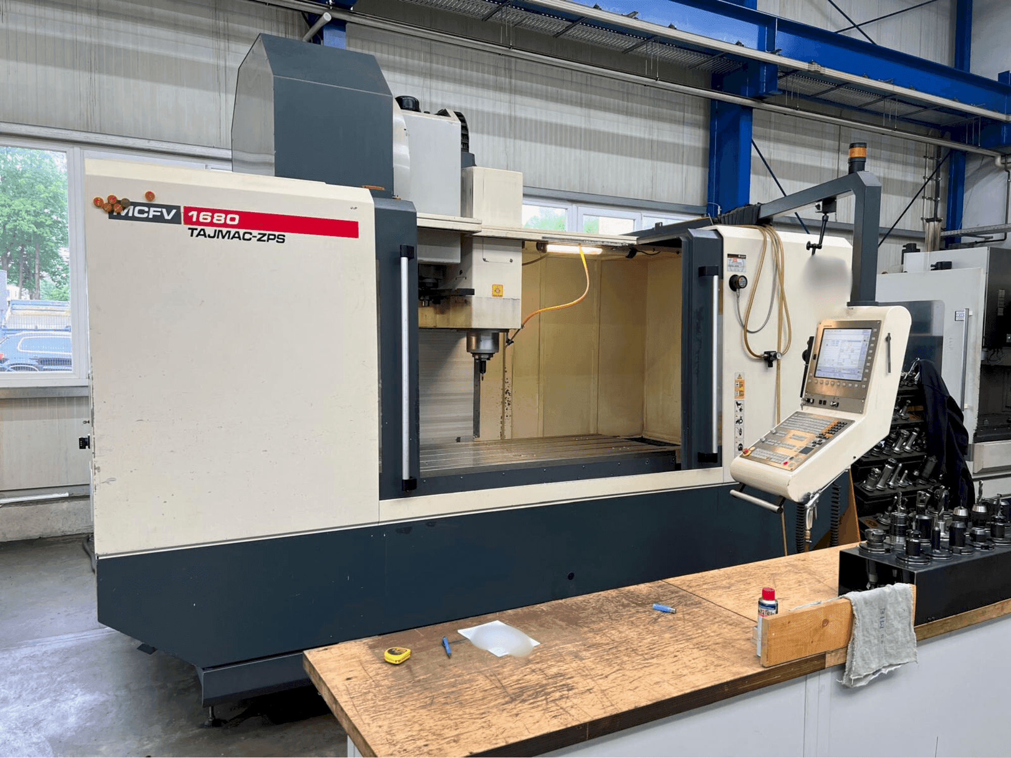 Makine TAJMAC-ZPS MCFV 1680 - Önden görünüm