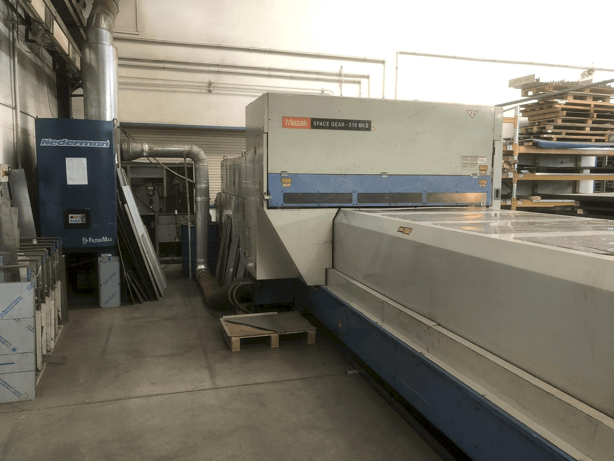 Makine Mazak SPACE GEAR-510 Mk II - Önden görünüm