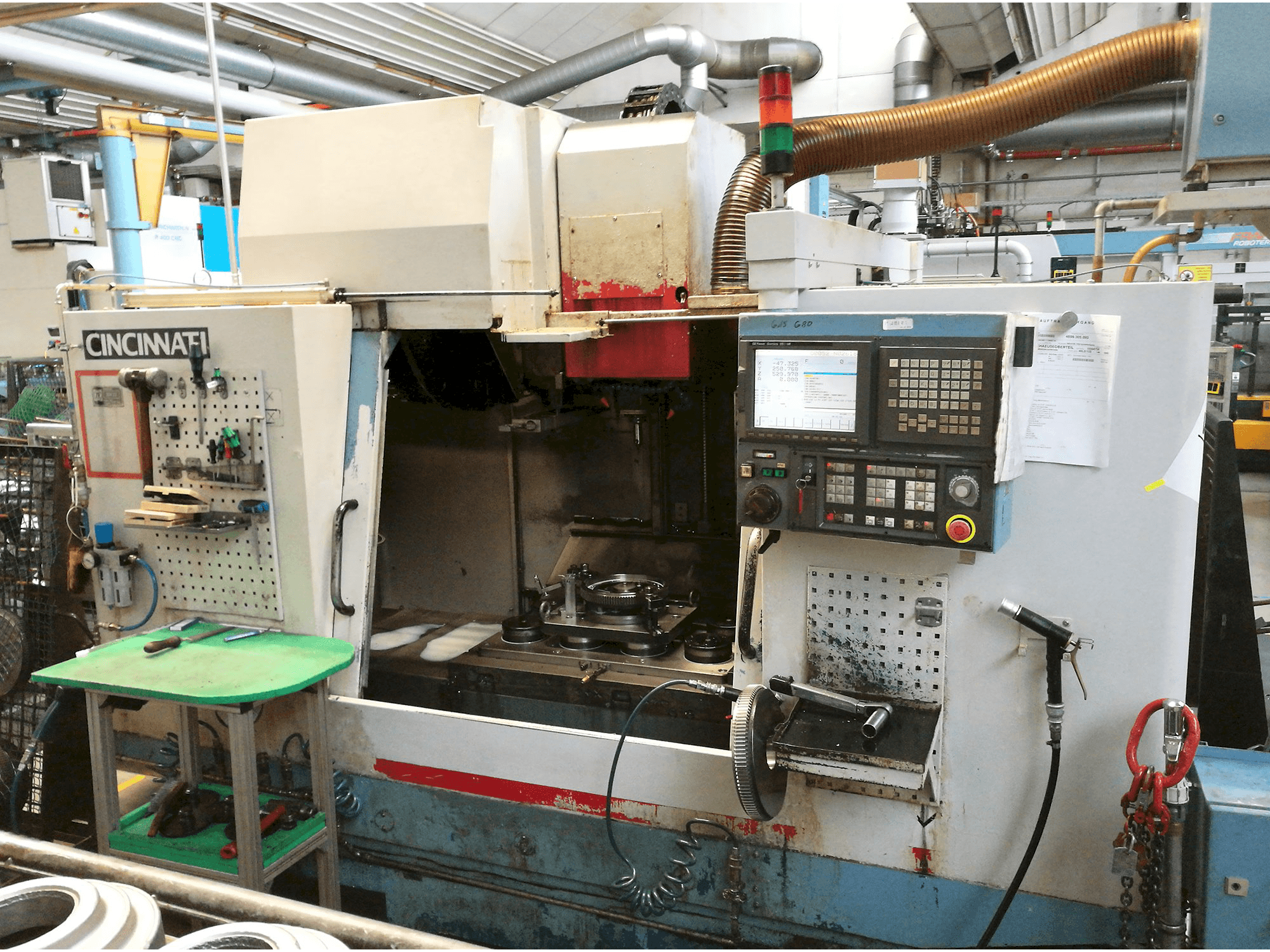 Makine Cincinnati - Önden görünüm Sabre 1000