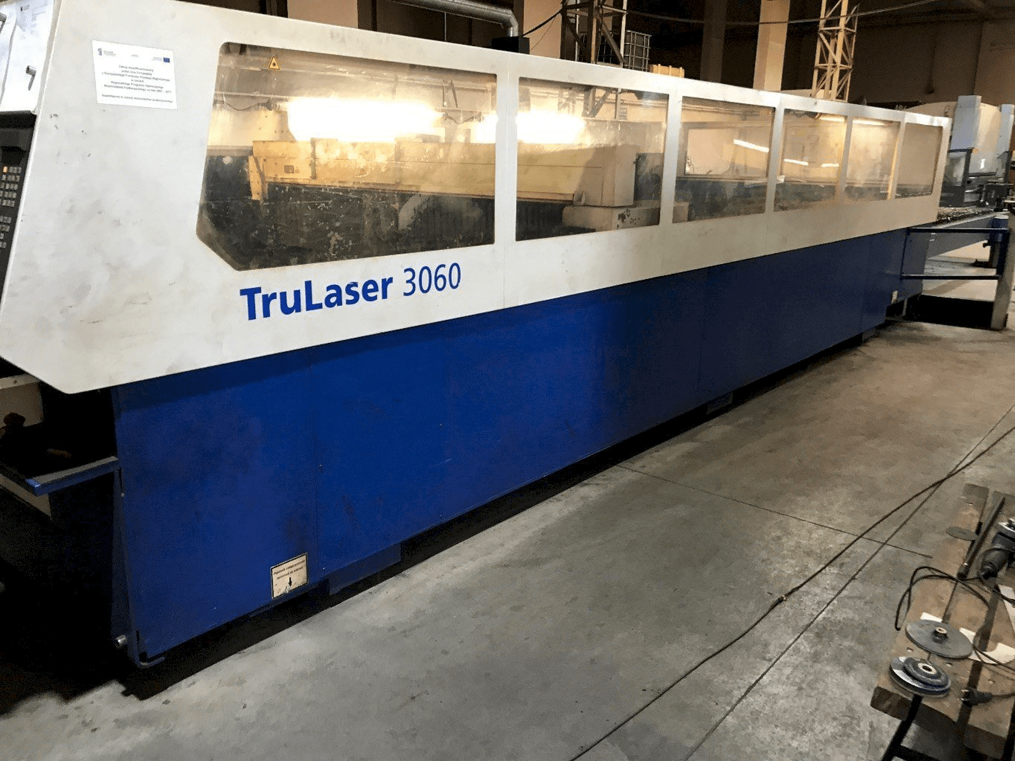 Makine Trumpf Trulaser 3060 - Önden görünüm