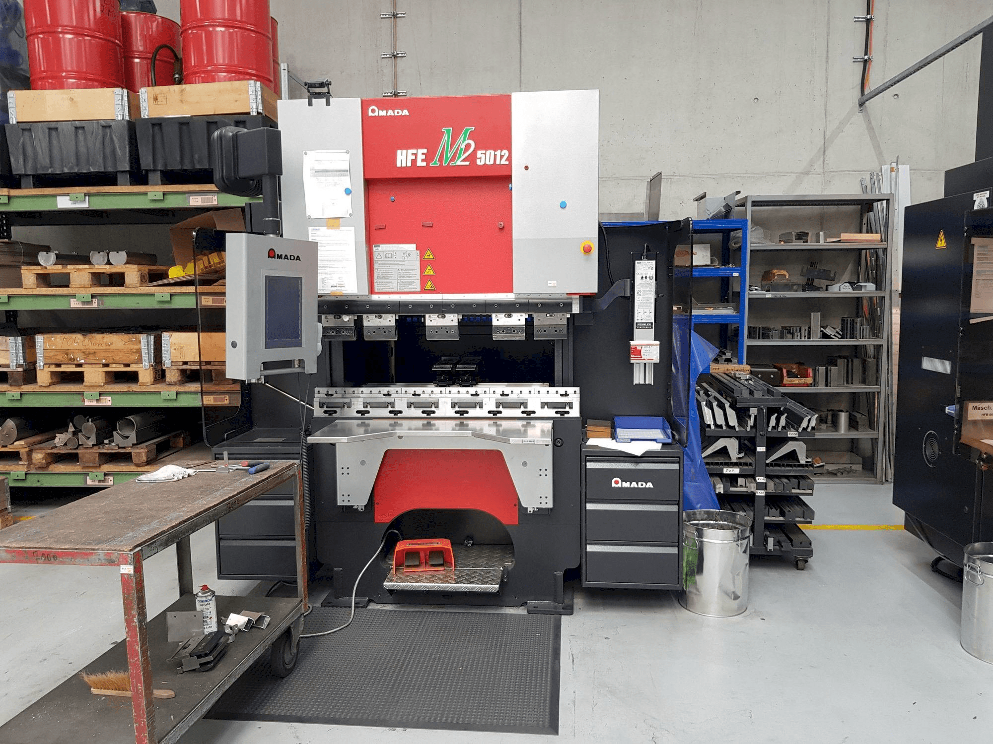 Makine AMADA HFE M2 5012 - Önden görünüm