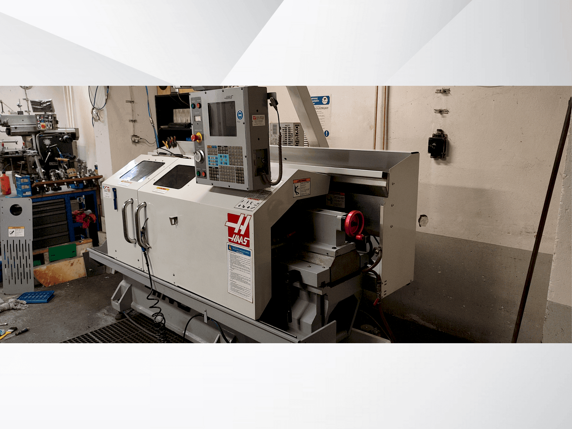 Makine HAAS TL-2HE - Önden görünüm