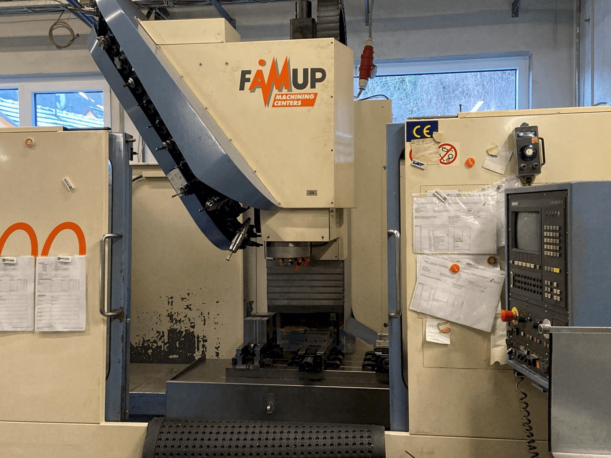 Makine FAMUP MCX1000 - Önden görünüm