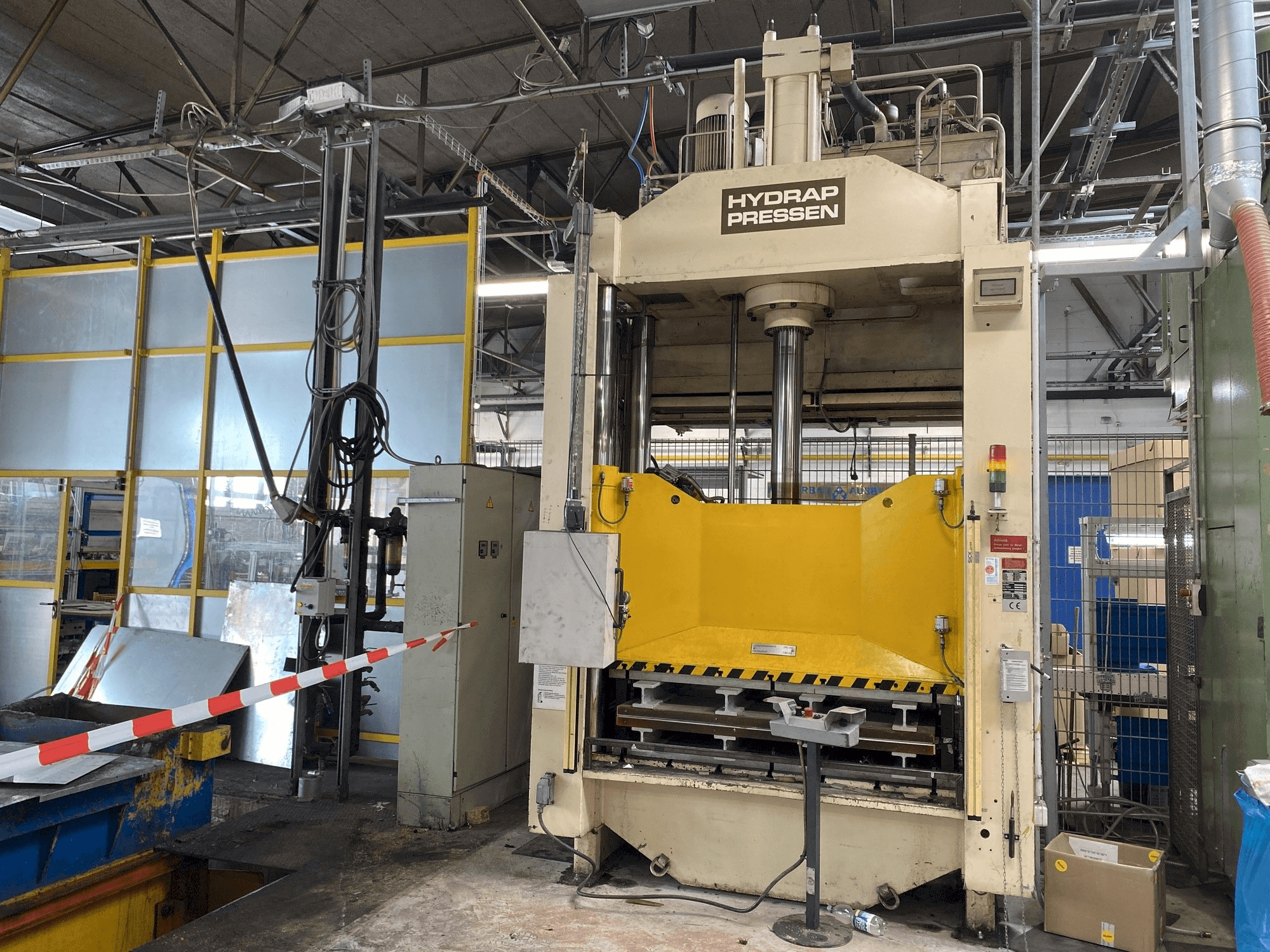 Makine HYDRAP HPD-S 63 - Önden görünüm