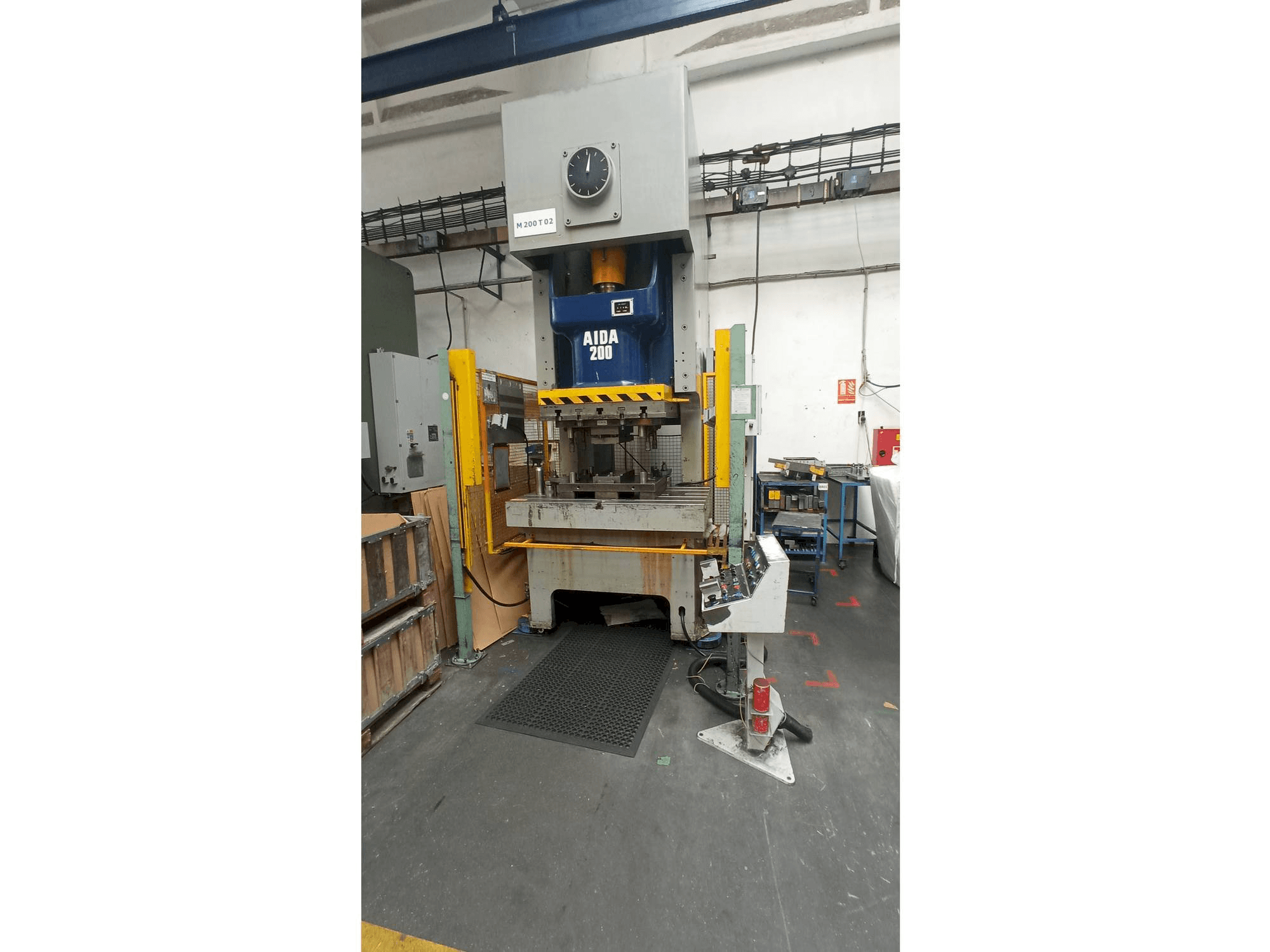 Makine AIDA NC1-200L - Önden görünüm