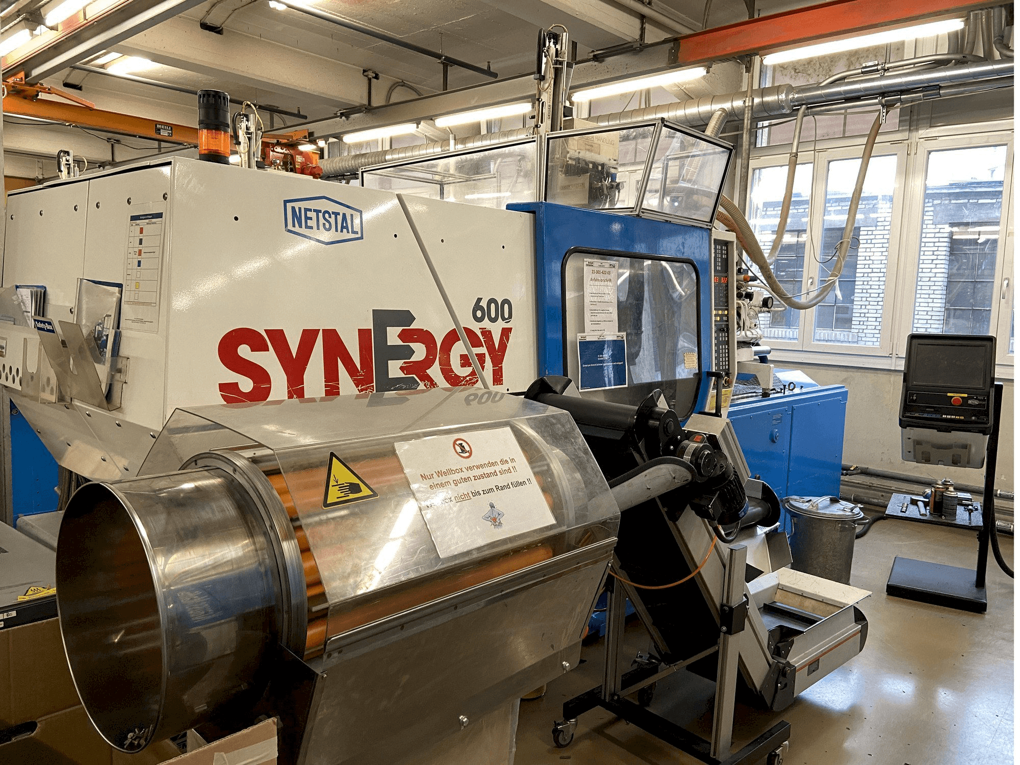 Makine Netstal SYNERGY 600-60 - Önden görünüm