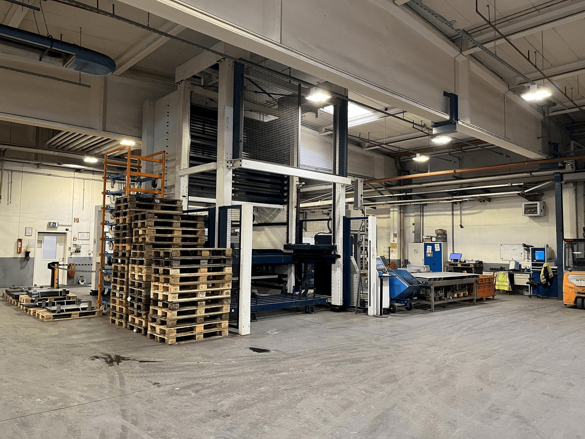 Makine TRUMPF TruLaser 3030 L20 / Tru Store 3030 - Önden görünüm