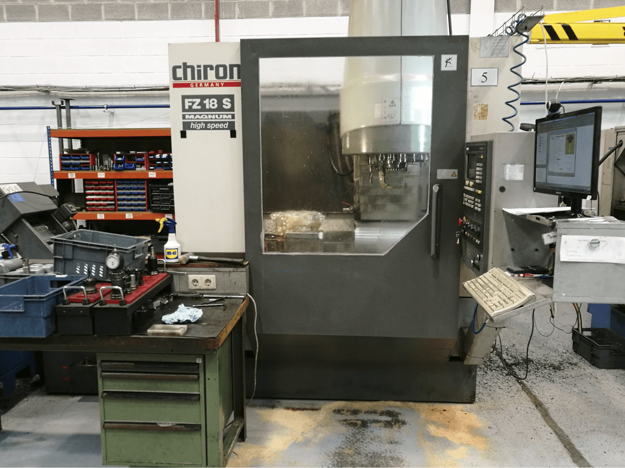 Makine Chiron - Önden görünüm FZ18 S Magnum