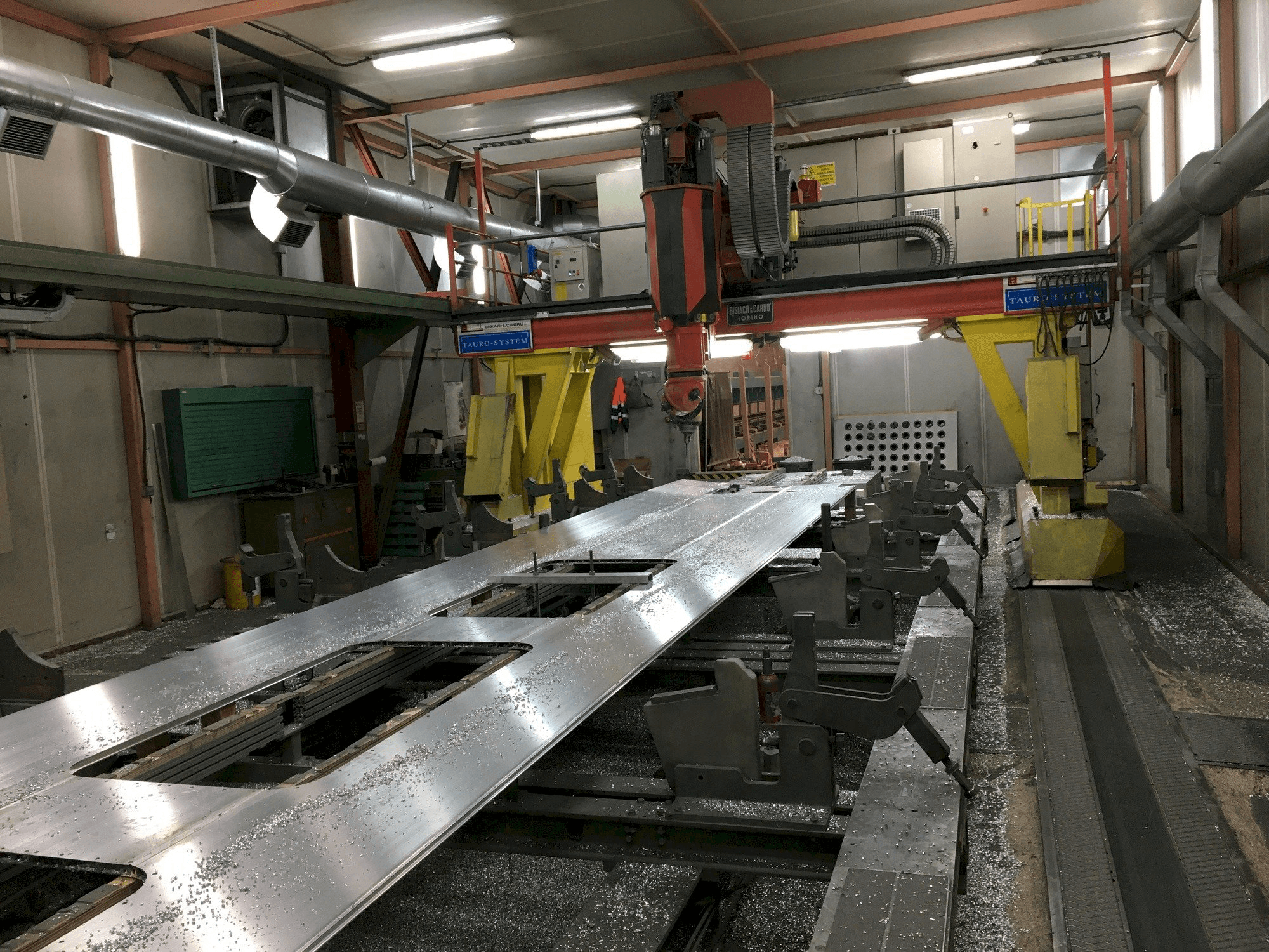 Makine Bisiach & Carru TJKP8/11/F - Önden görünüm