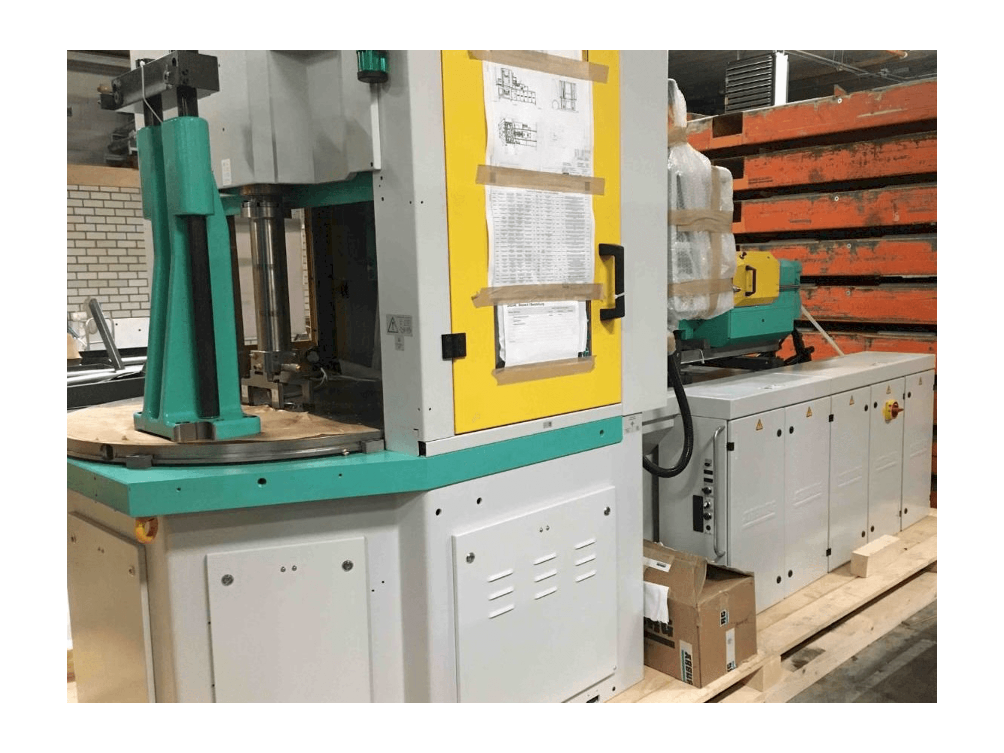 Makine Arburg ALLROUNDER 1200 t 1000 - 400 - Önden görünüm