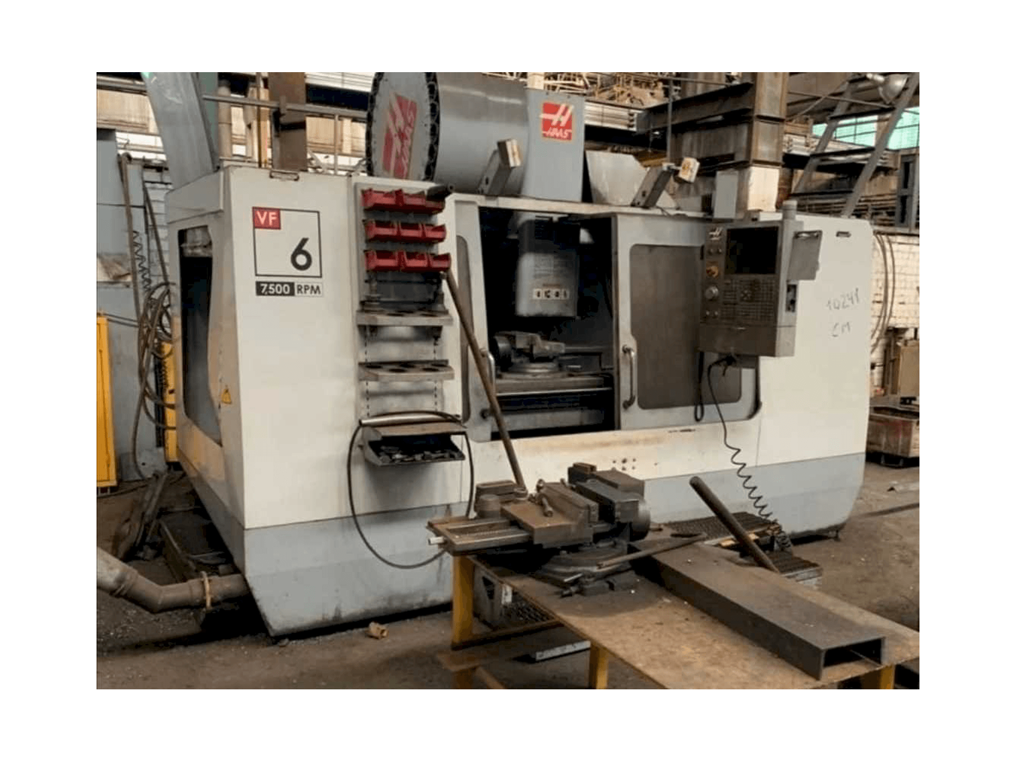 Makine HAAS VF-6/50 - Önden görünüm
