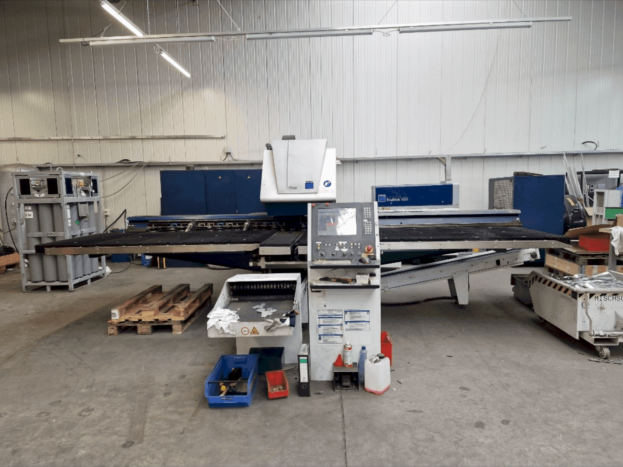 Makine TRUMPF TruMatic 3000 Fiber - Önden görünüm