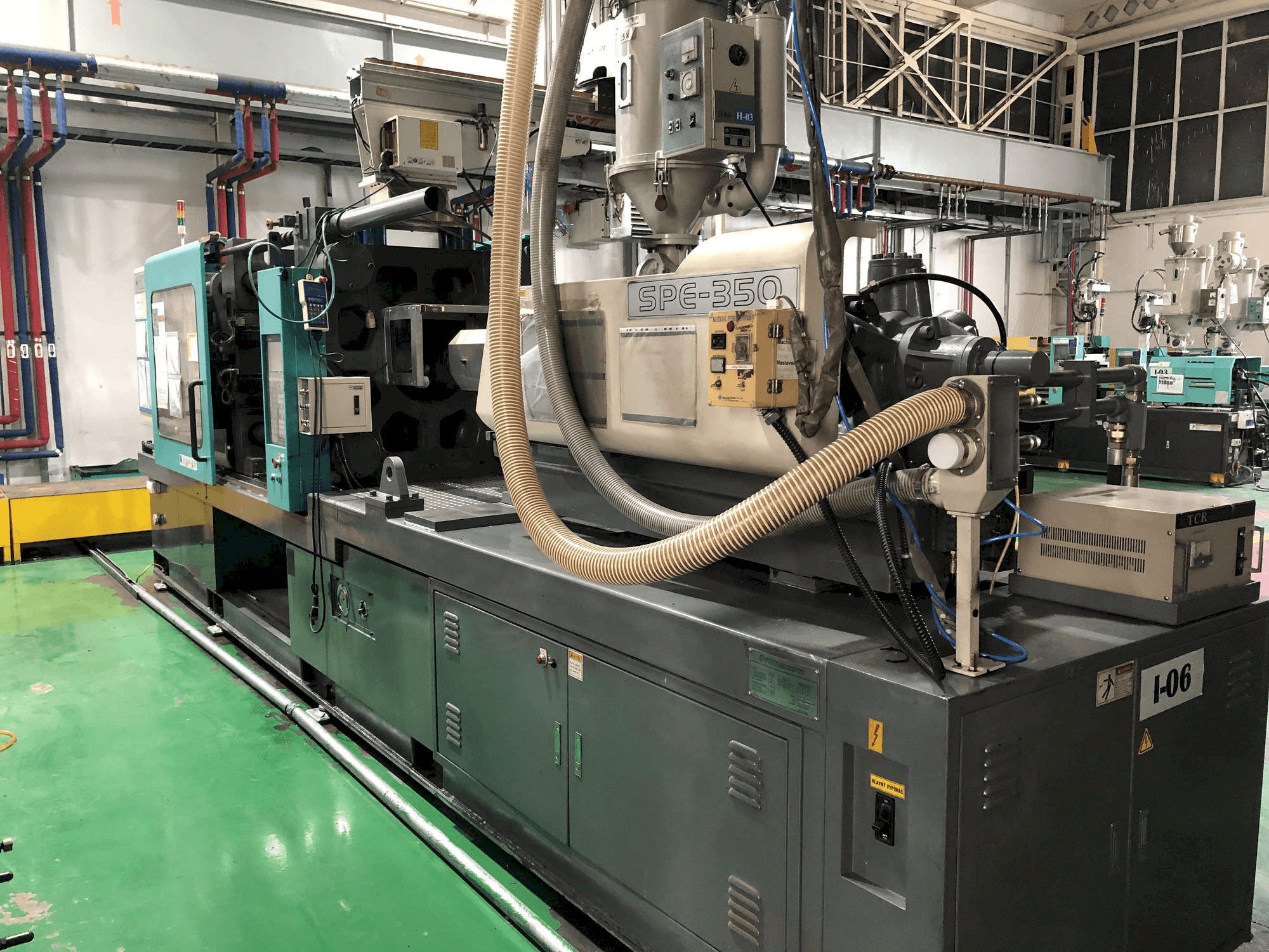 Makine Hyundai SPE-350 - Önden görünüm