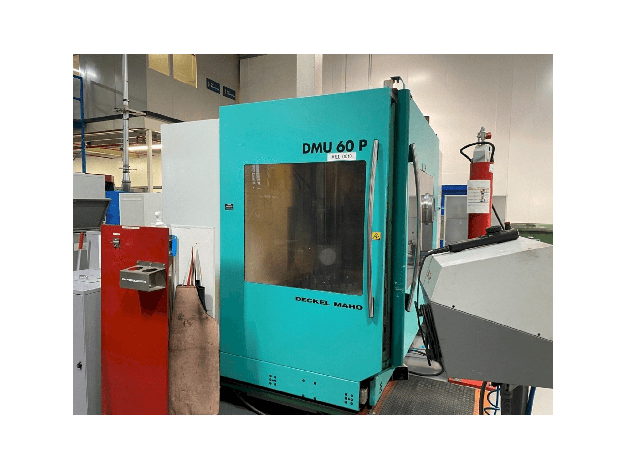 Makine DECKEL MAHO DMU 60P - Önden görünüm