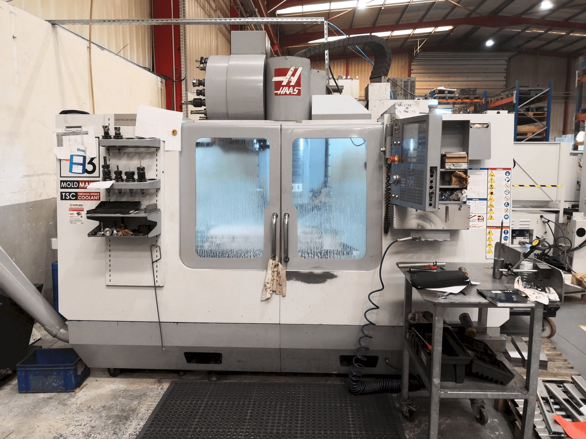 Makine HAAS VM3 - Önden görünüm