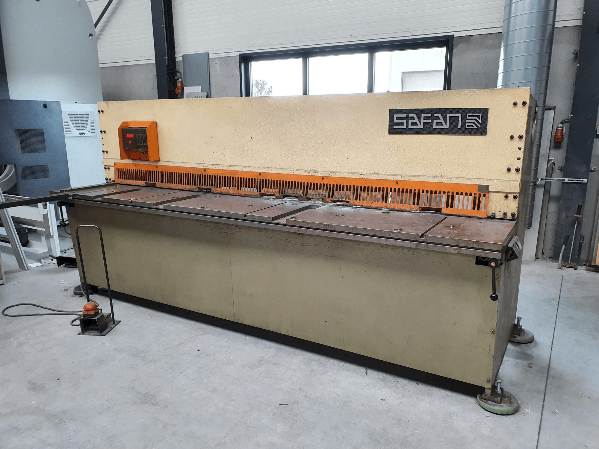 Makine Safan VS 310-6 - Önden görünüm