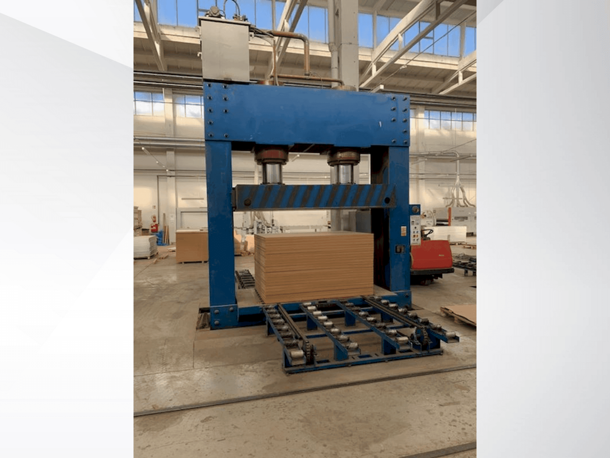 Makine LINYI JIANZHONG WOOD MACIHNERY JJC-CP - Önden görünüm