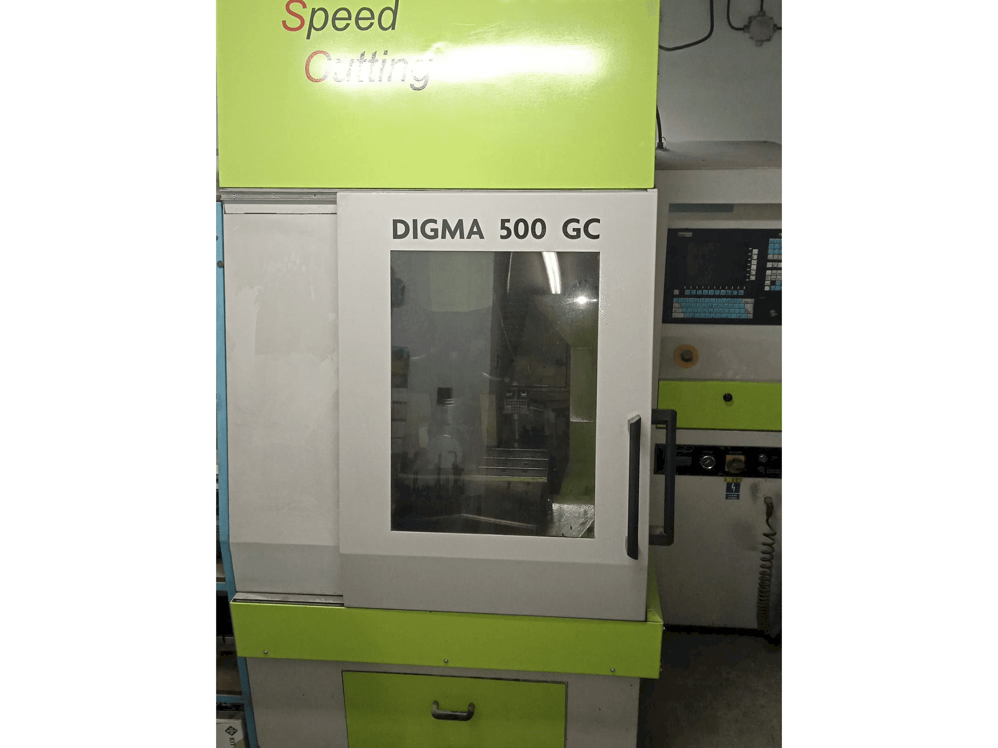 Makine Exeron Digma 500 GC 5AX - Önden görünüm