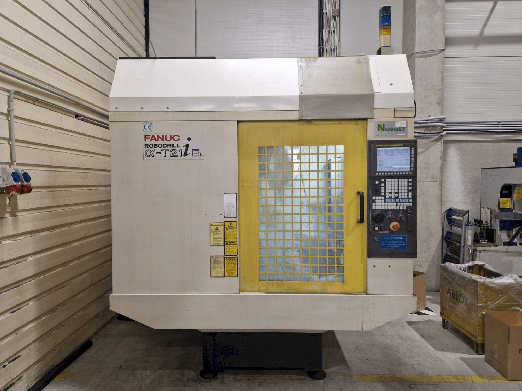 Makine FANUC Robodrill a-T21iEL - Önden görünüm