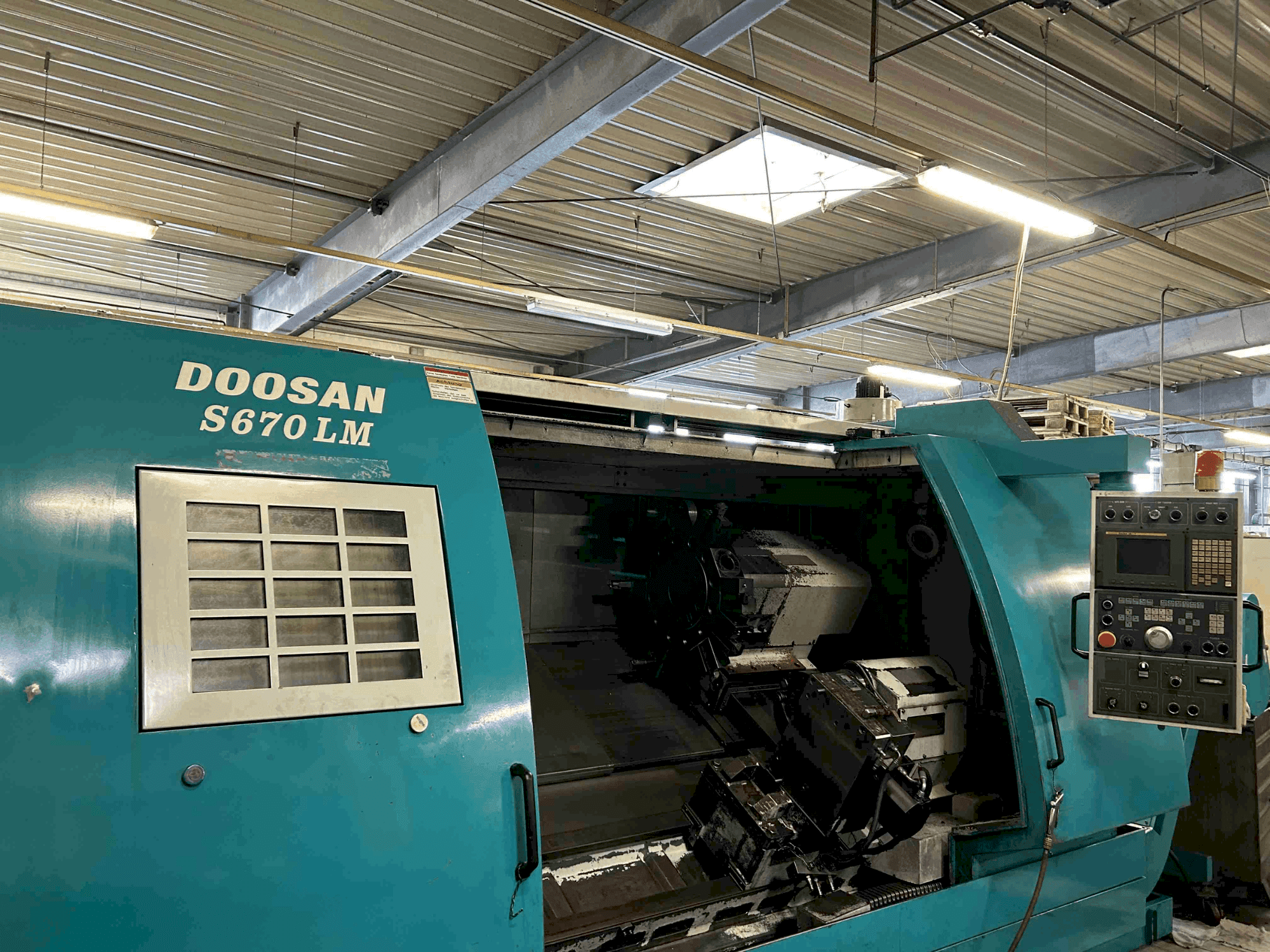 Makine DOOSAN S670 LM - Önden görünüm