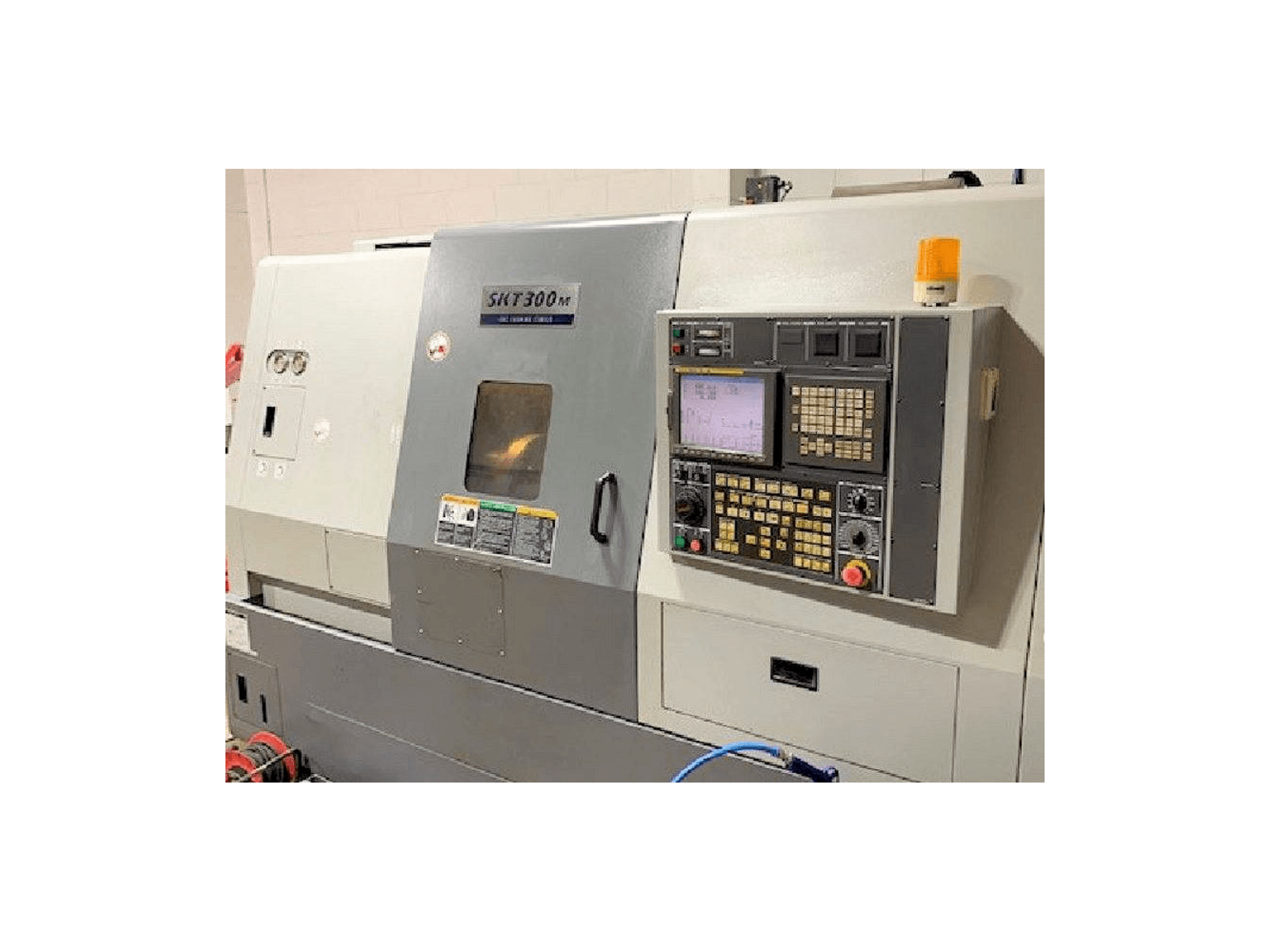 Makine Hyundai Kia SKT 300M - Önden görünüm